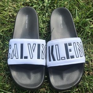 Sandals (slides)